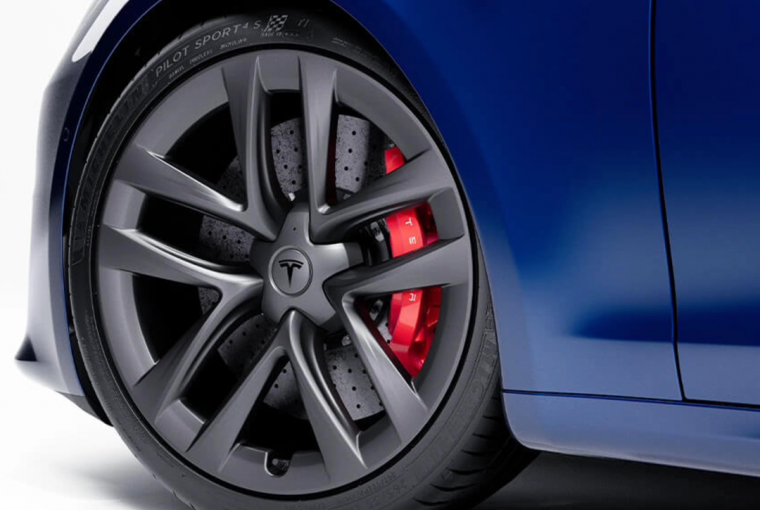 Tesla unveils $20,000 Carbon Ceramic Brake Kit for Model S Plaid