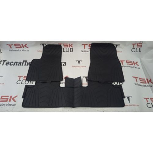 Комплект ковриків 2D (латекс) Tesla Model 3