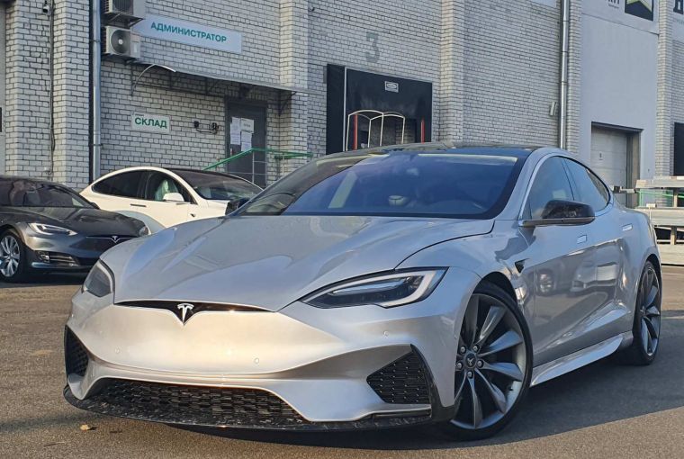 Полный Рестайлинг Model S в Карбоне