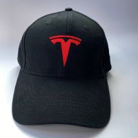 Кепка красная с логотипом Tesla