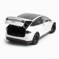 Оригинальная модель Tesla X P100D в масштабе 1:18