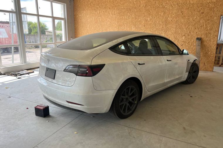 Tesla Model 3 LongRange  DualMotor